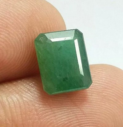 🔹Untreated Zambian Emerald.