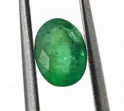 🔹 0.84 ct Emerald. Perfect size for a ring.