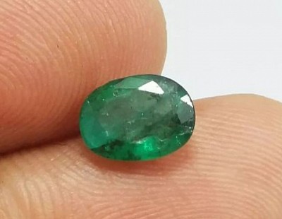 • 1.44 Ct Natural Zambian Emerald Oval Cut, Untreated Quality Loose Gem.