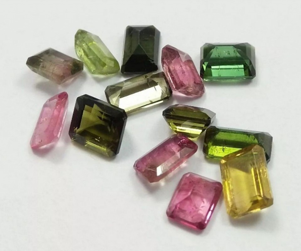 🔹 Selection of semi-precious, Emerald cut Tourmaline available on this site. Various carat weight & colours.